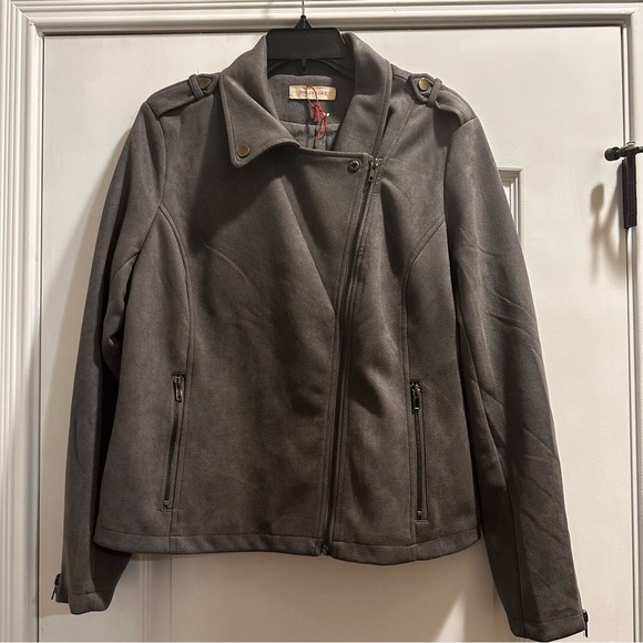Solitaire Jackets & Blazers - Solitaire Womens Gray Faux Suede Moto Jacket  sz Medium NWOT